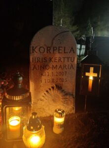 vuolukivi hautakivi